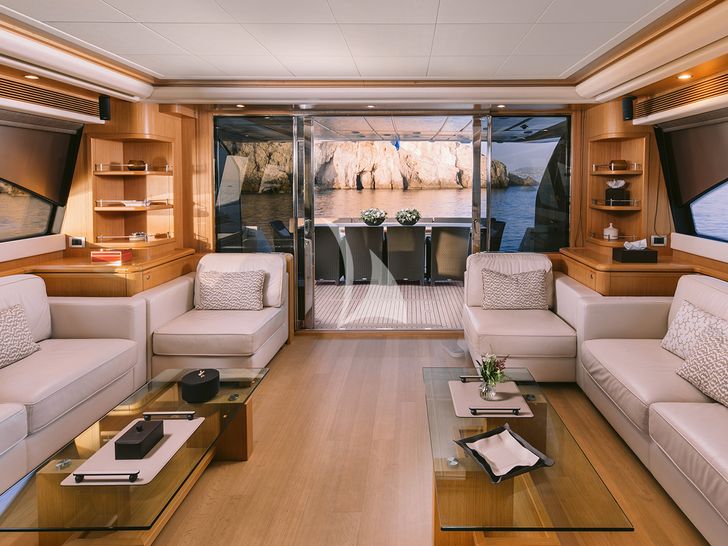 MELI Ferretti 881 - main saloon MELI Ferretti 881 - main saloon