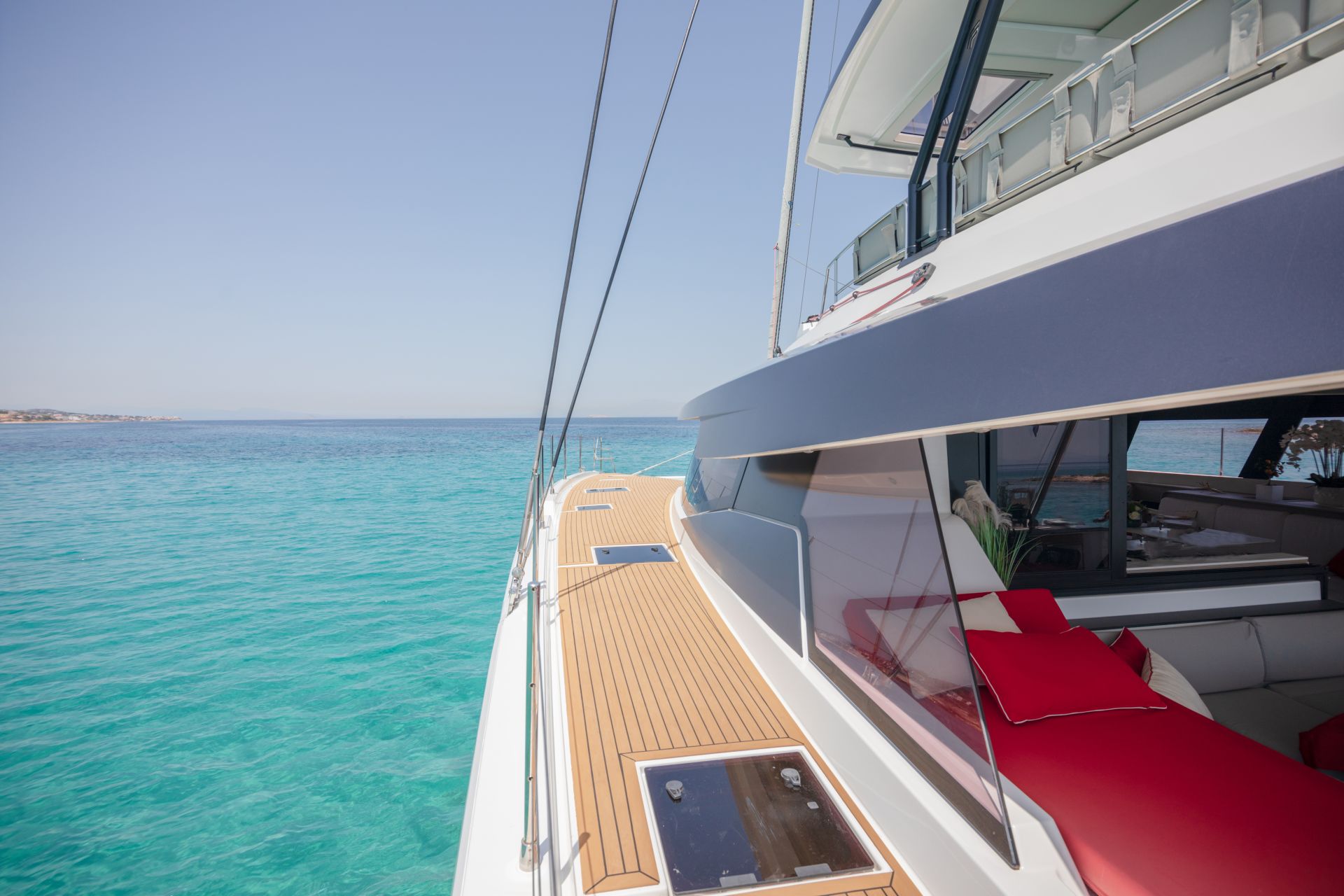 ASTORIA Fountaine Pajot Samana 59 - side deck