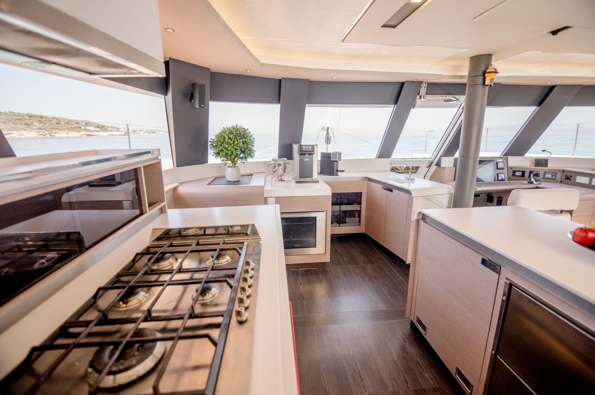 ASTORIA Fountaine Pajot Samana 59 - galley