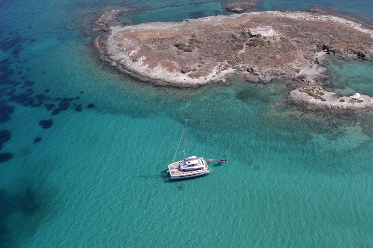 Charter Yacht ASTORIA - Fountaine Pajot Samana 59 - 5 Cabins - Athens - Paros - Cyclades - Greece