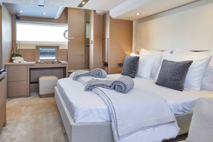 Charter Yacht SIMULL - Prestige 630S - 3 Cabins - Split - Dubrovnik - Hvar
