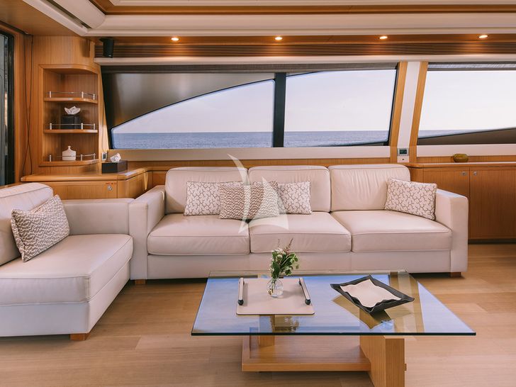 MELI Ferretti 881 - saloon seating area MELI Ferretti 881 - saloon seating area
