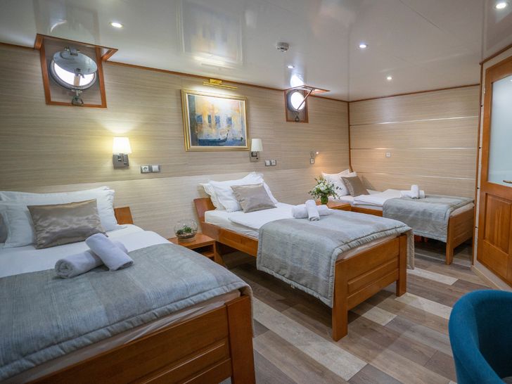 KARIZMA Custom 48m - triple cabin KARIZMA Custom 48m - triple cabin