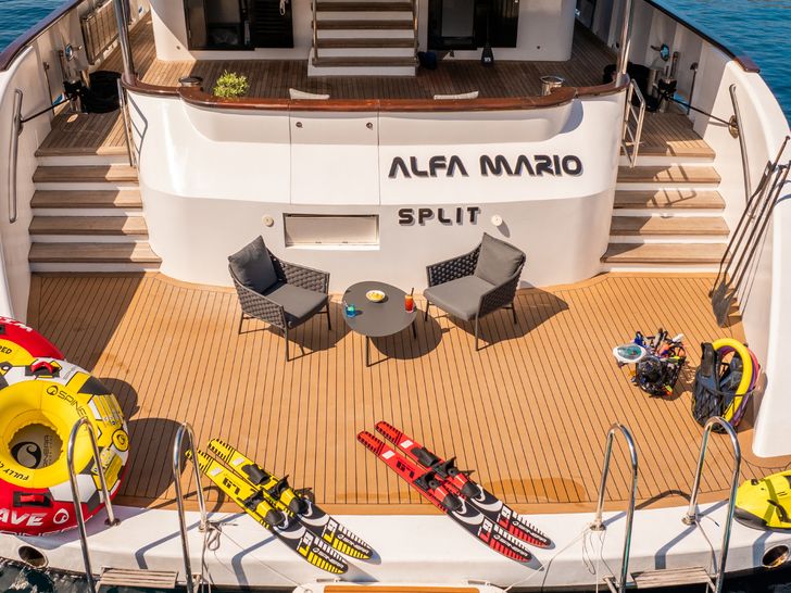 ALFA MARIO Custom 52m - water toys on the beach club ALFA MARIO Custom 52m - water toys on the beach club