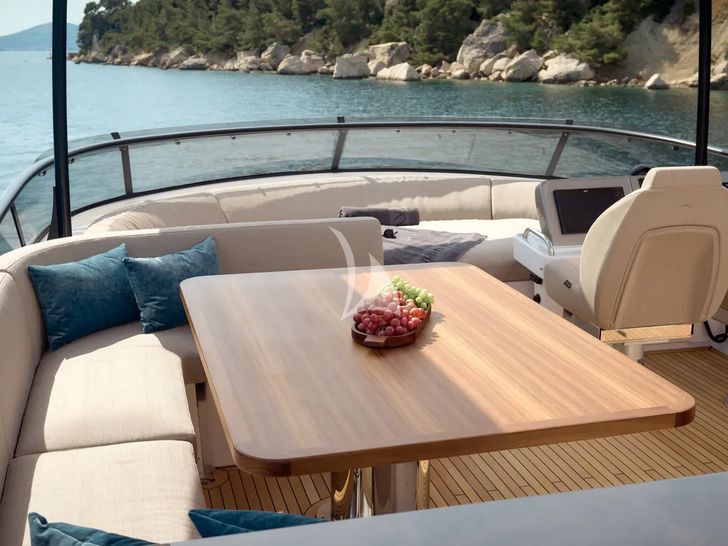 AMPARITO V - Azimut Magellano 66 - flybridge alfresco dining table AMPARITO V - Azimut Magellano 66 - flybridge alfresco dining table