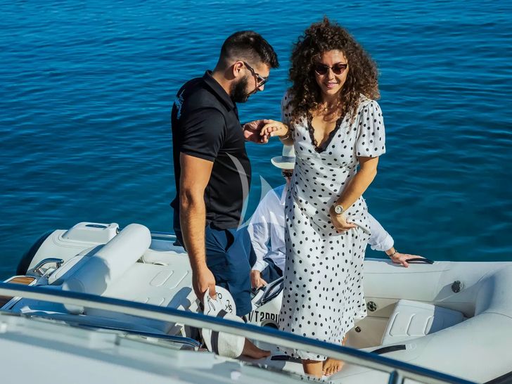2 DRUNK Sunseeker Manhattan 63 - guests on the tender 2 DRUNK Sunseeker Manhattan 63 - guests on the tender