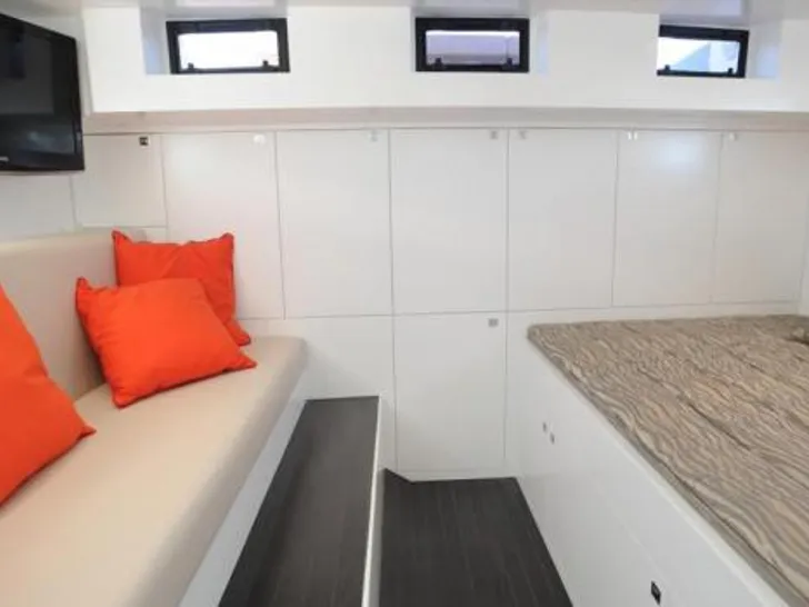 Med 48 - saloon lounge Med 48 - saloon lounge