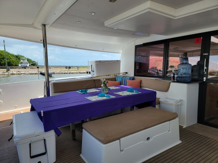 DISCOVER Fountaine Pajot Saba 50 - aft deck DISCOVER Fountaine Pajot Saba 50 - aft deck