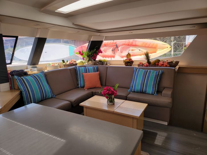 DISCOVER Fountaine Pajot Saba 50 - saloon DISCOVER Fountaine Pajot Saba 50 - saloon