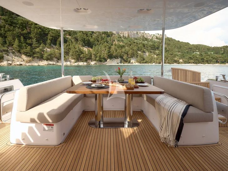 AMPARITO V - Azimut Magellano 66 - alfresco dining area AMPARITO V - Azimut Magellano 66 - alfresco dining area