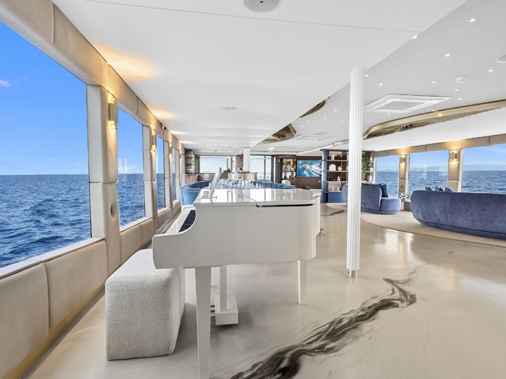 BELLA Custom 48m - piano BELLA Custom 48m - piano