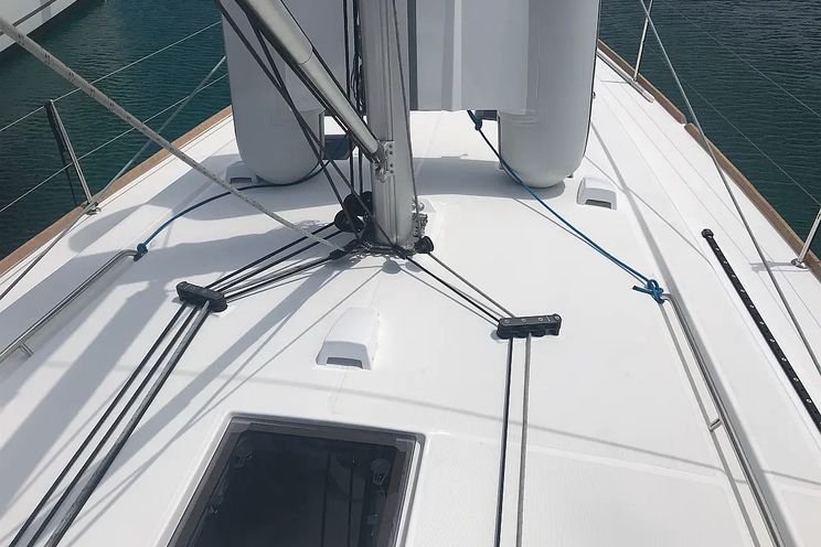 Charter Yacht ALGEIBA - Oceanis 45 - 4 cabins - Portorosa - Sicily - Italy