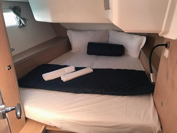 ALGEIBA Oceanis 45 - guest cabin ALGEIBA Oceanis 45 - guest cabin