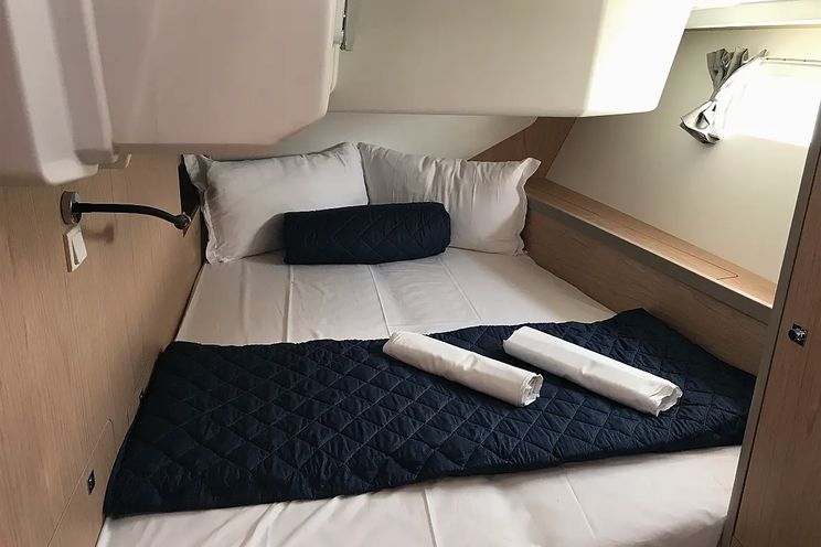 Charter Yacht ALGEIBA - Oceanis 45 - 4 cabins - Portorosa - Sicily - Italy