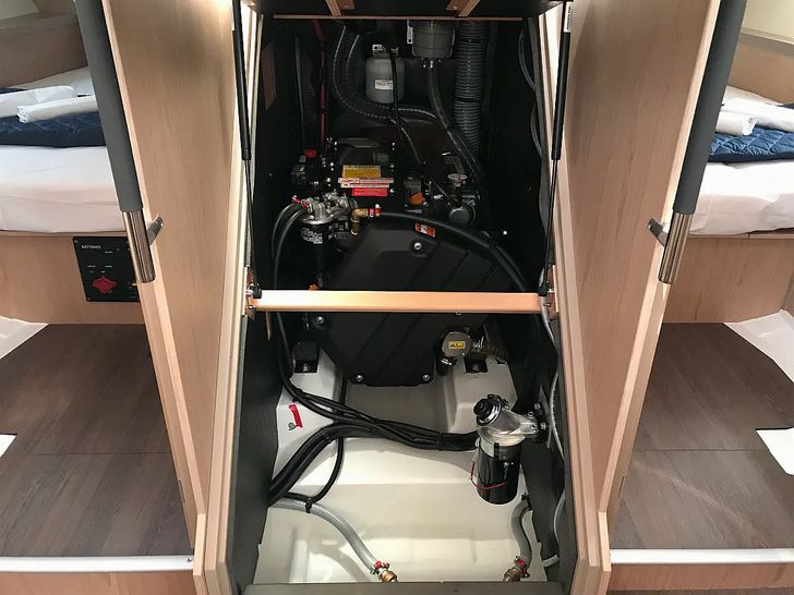 ALGEIBA Oceanis 45 - engine ALGEIBA Oceanis 45 - engine