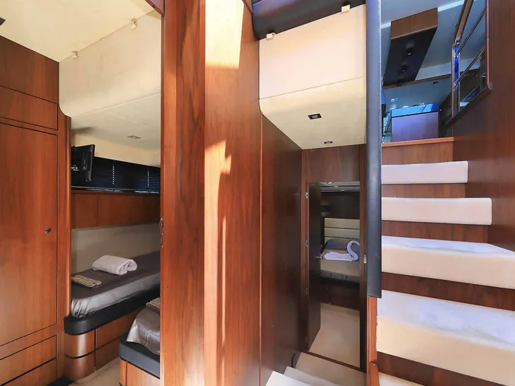 SCHATZI Fairline Squadron 78 - staircase to the cabins SCHATZI Fairline Squadron 78 - staircase to the cabins