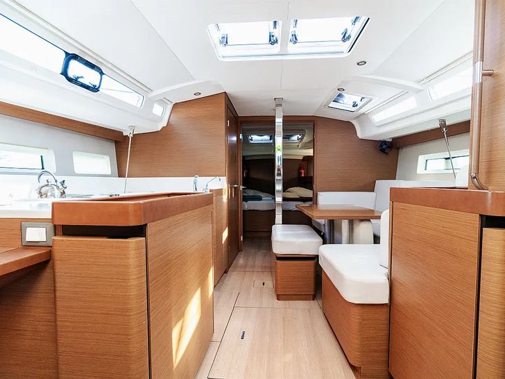 DIANA - Sun Odyssey 440 - Saloon DIANA - Sun Odyssey 440 - Saloon