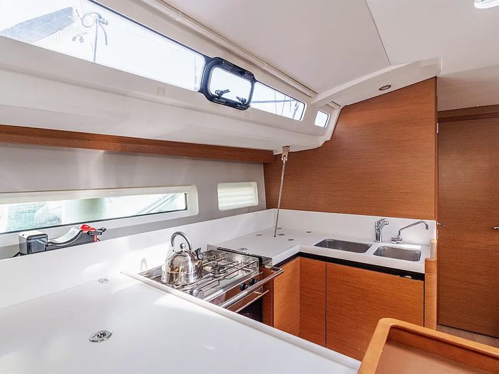 DIANA Sun Odyssey 440 - Galley DIANA Sun Odyssey 440 - Galley