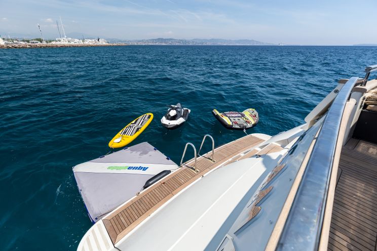 Charter Yacht ACCAMA DELTA - Azimut 100 Jumbo - 4 Cabins - Cannes - Monaco - St Tropez - French Riviera