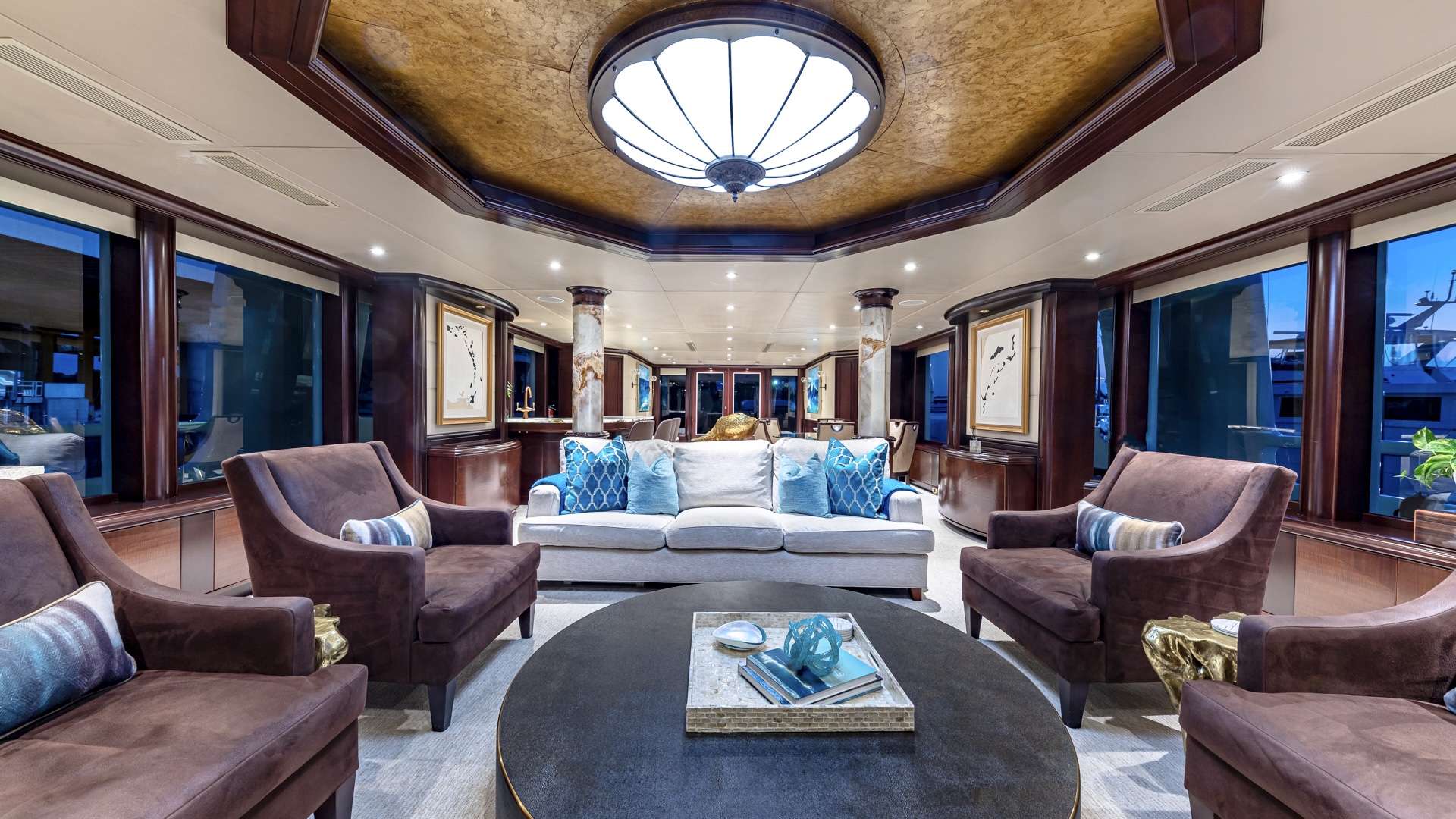Charter Yacht STARSHIP - Van Mill 143 - 5 Cabins - Nassau - Staniel Cay - Exumas - Bahamas