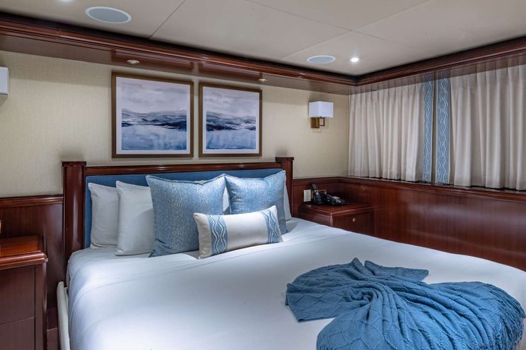 Charter Yacht STARSHIP - Van Mill 143 - 5 Cabins - Fort Lauderdale - Florida East Coast - Nassau - Staniel Cay - Exumas - Bahamas