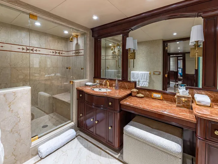 STARSHIP - Van Mill 43 m,master cabin bathroom STARSHIP - Van Mill 43 m,master cabin bathroom