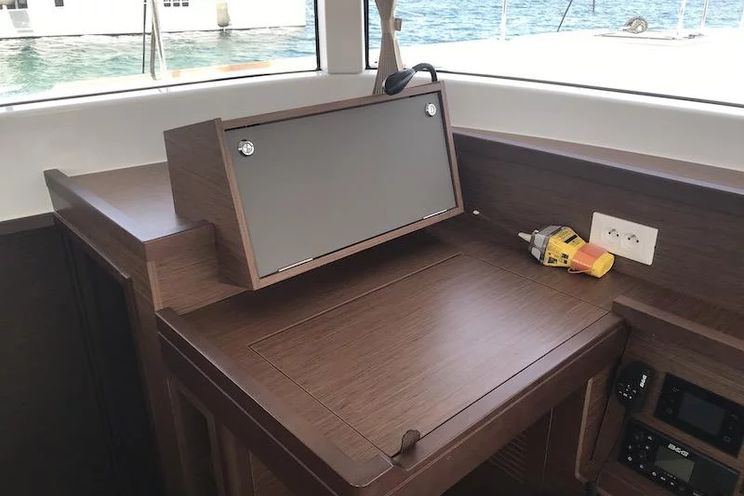 Charter Yacht AQUILA - Lagoon 40 - 4 cabins - Portisco - Sardinia - Italy