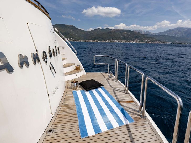 ANNABEL II Horizon 30m - swim platform ANNABEL II Horizon 30m - swim platform