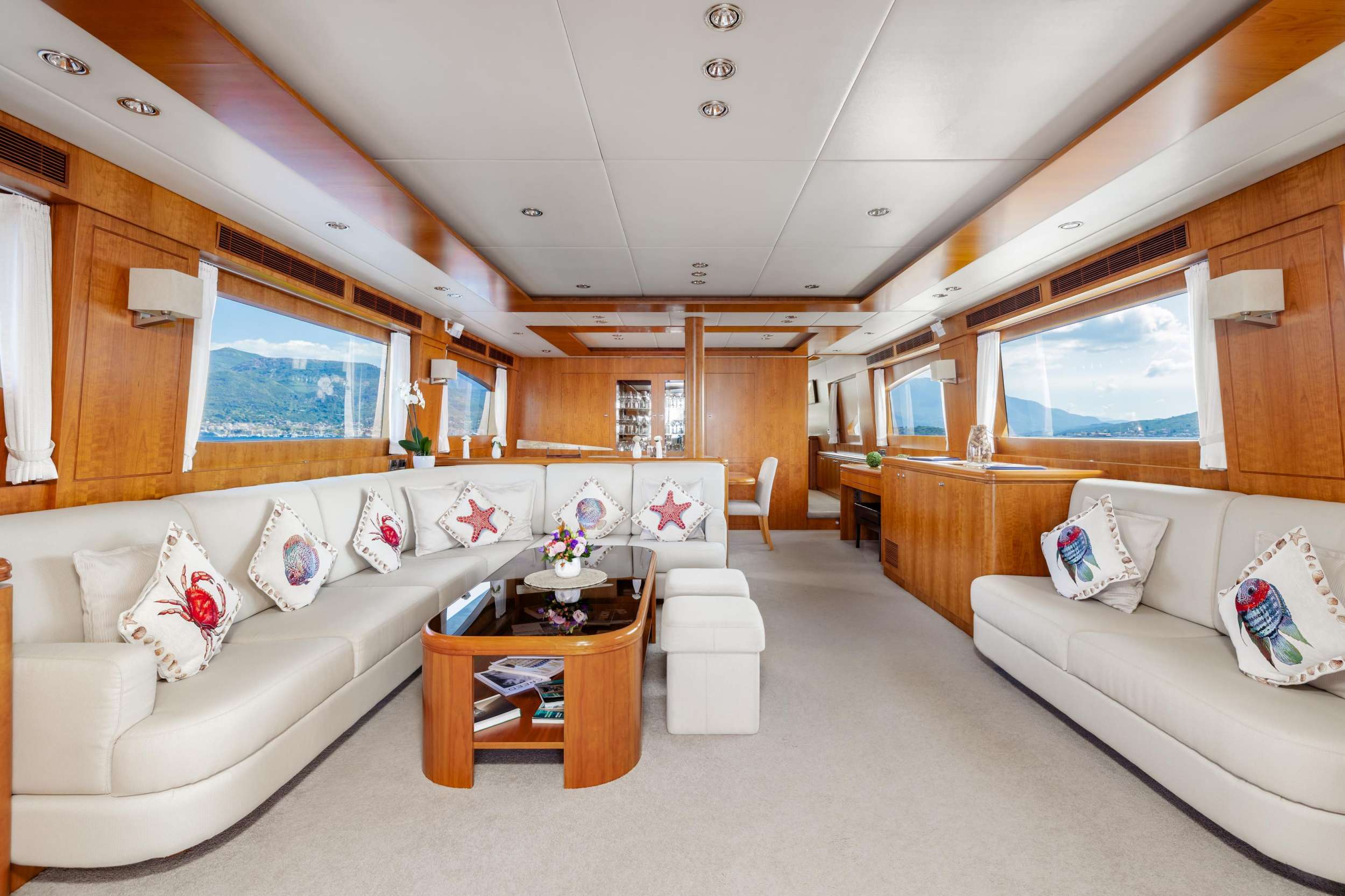 ANNABEL II Horizon 30m - main saloon