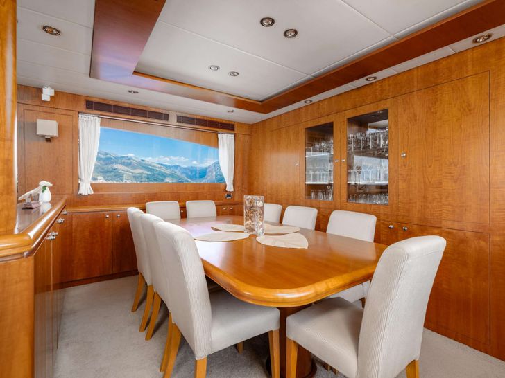 ANNABEL II Horizon 30m - main dining area ANNABEL II Horizon 30m - main dining area