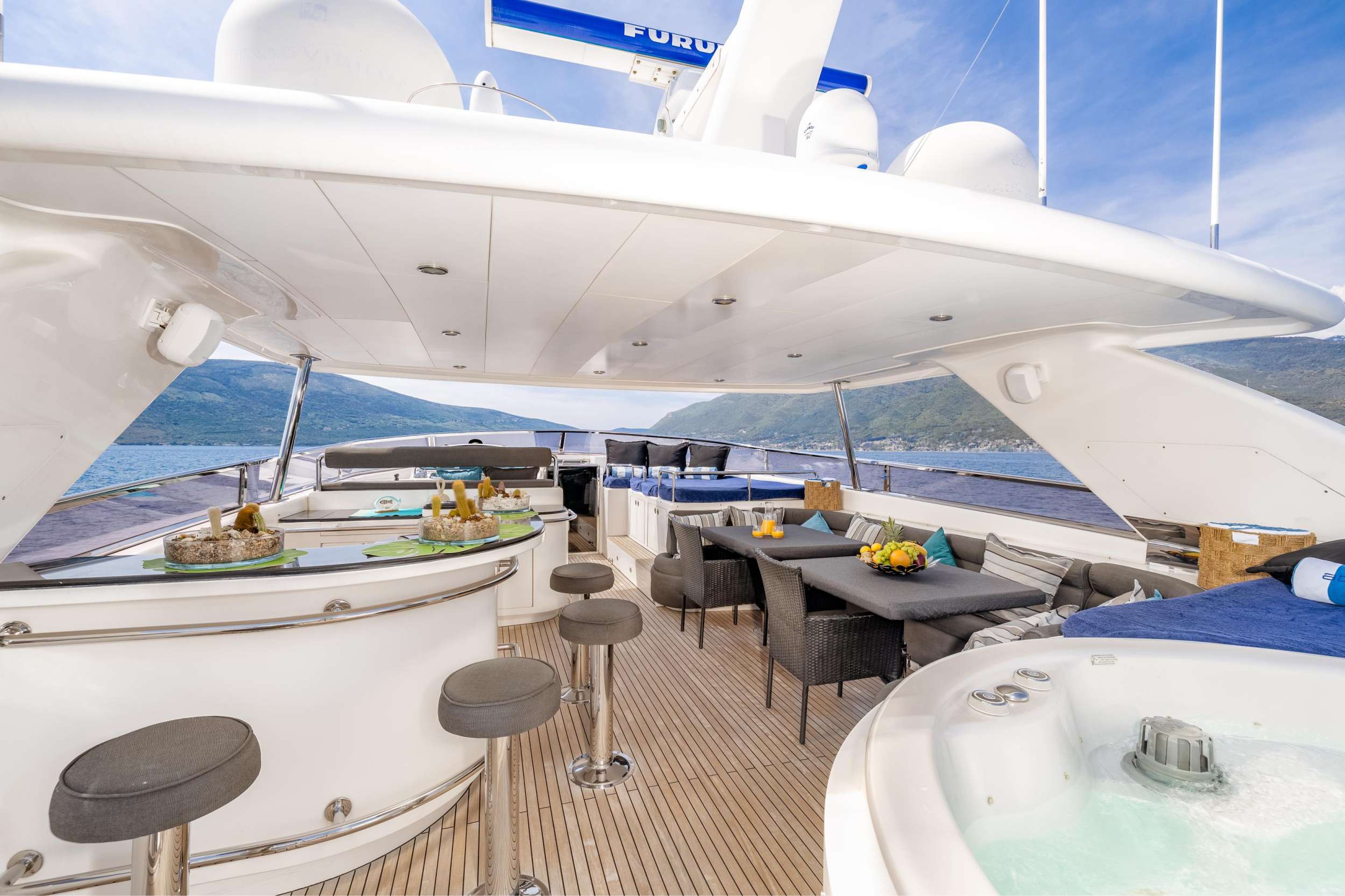 ANNABEL II Horizon 30m - sundeck amenities
