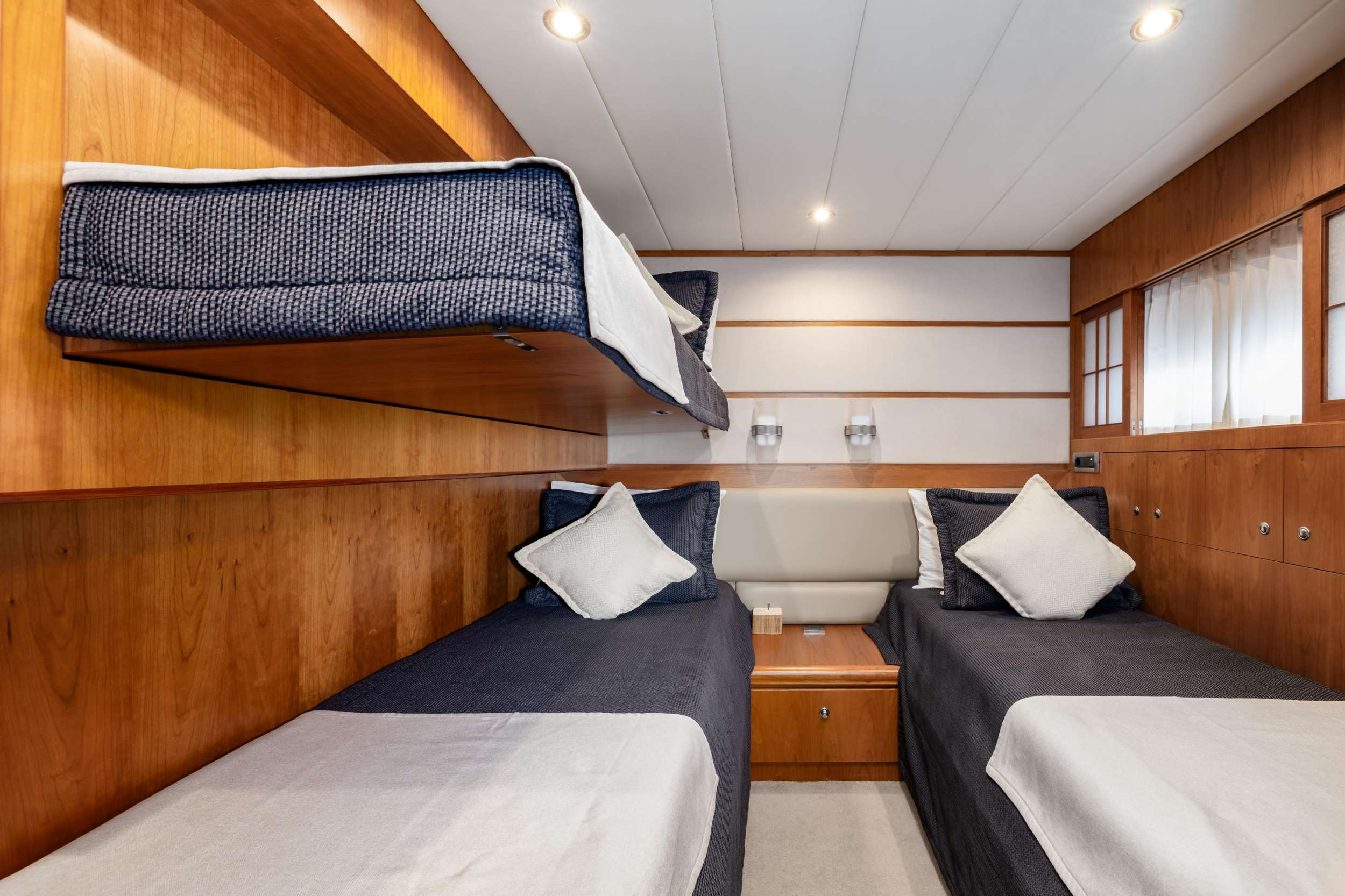 ANNABEL II Horizon 30m - twin cabin with a Pullman