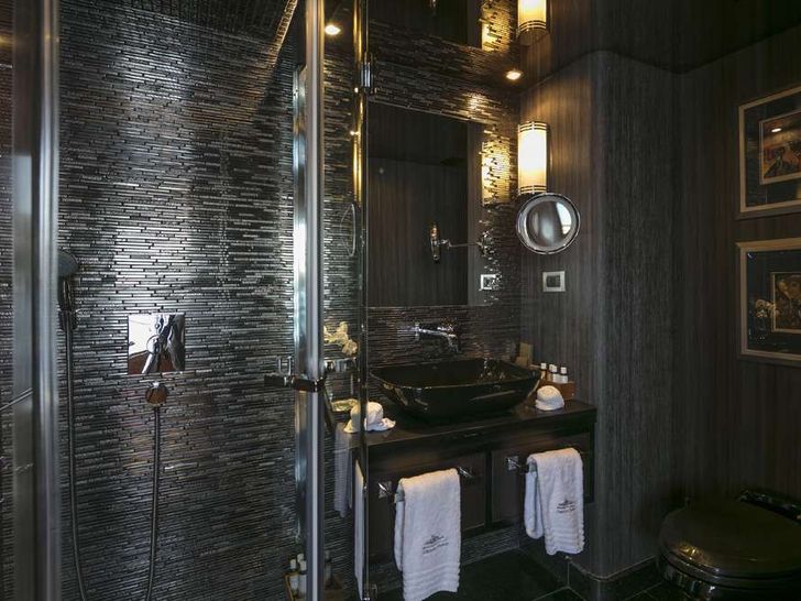 VIP Suite Bath
