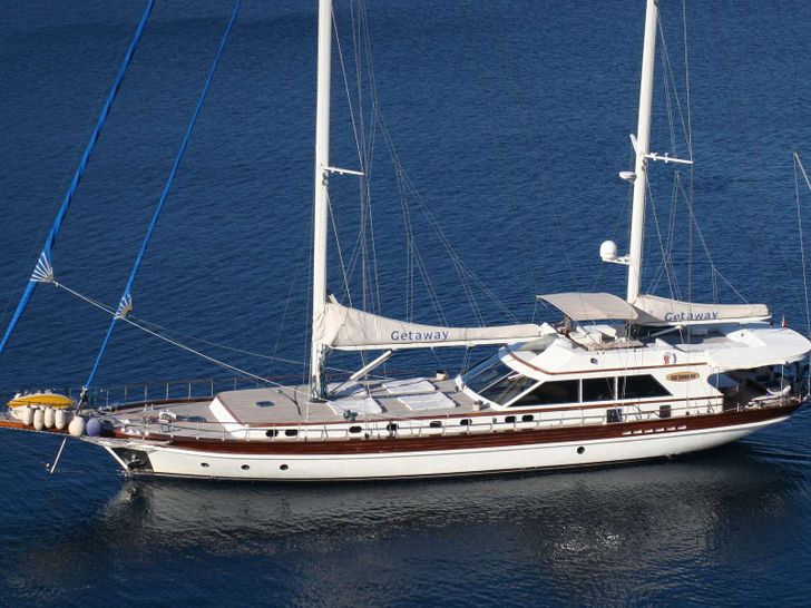 GETAWAY is one of the best sailing yachts available for charter in the Eastern Mediterranean and offers great value for money. She offers tremendous amount of exterior space as result of her wide beam,uncluttered forward deck and conveniently large flybr