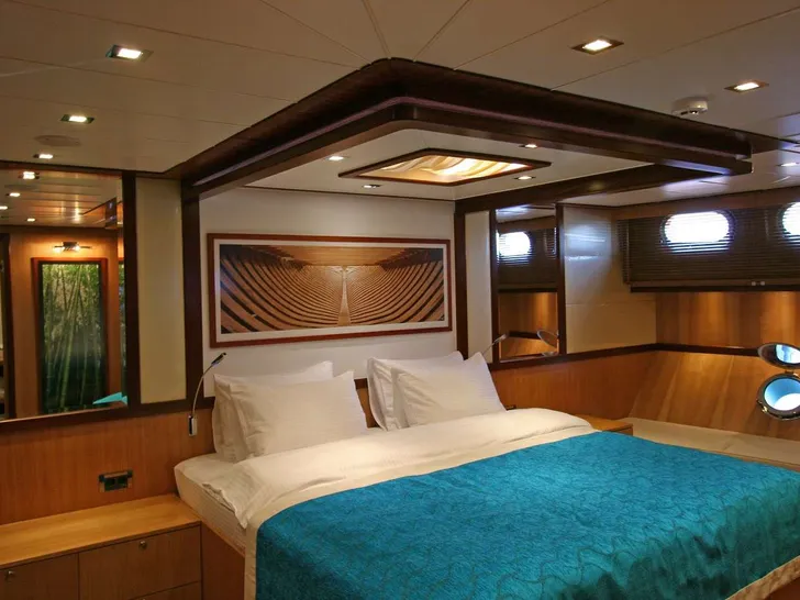 MASTER CABIN MASTER CABIN
