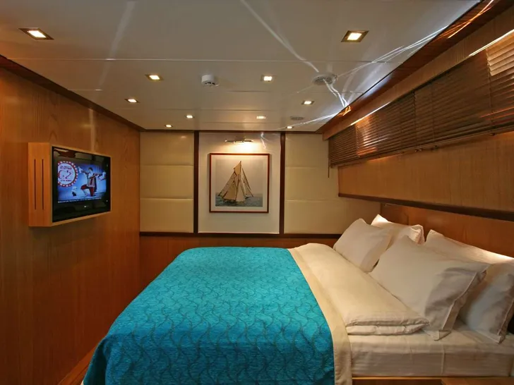 VIP DOUBLE CABIN