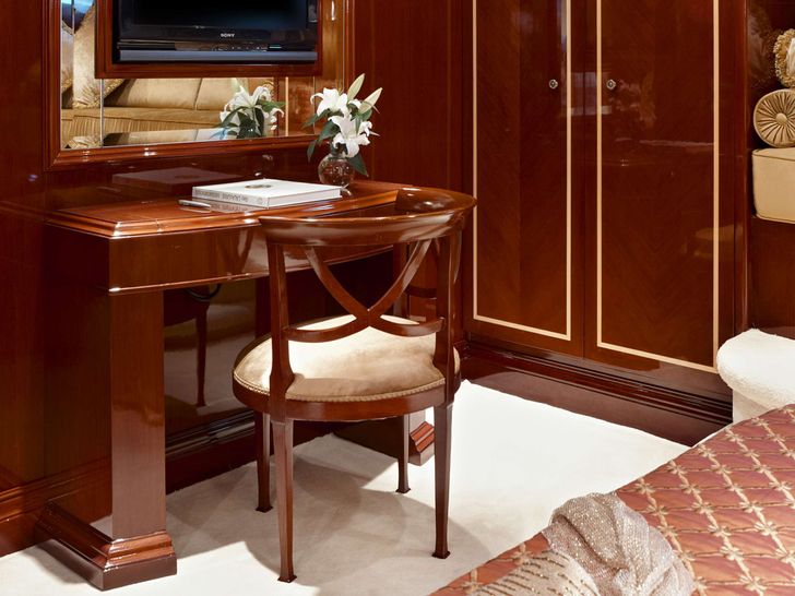 VIP Cabin — Desk VIP Cabin — Desk