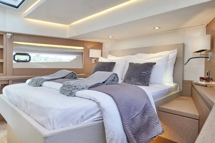 Charter Yacht SIMULL - Prestige 630S - 3 Cabins - Split - Dubrovnik - Hvar
