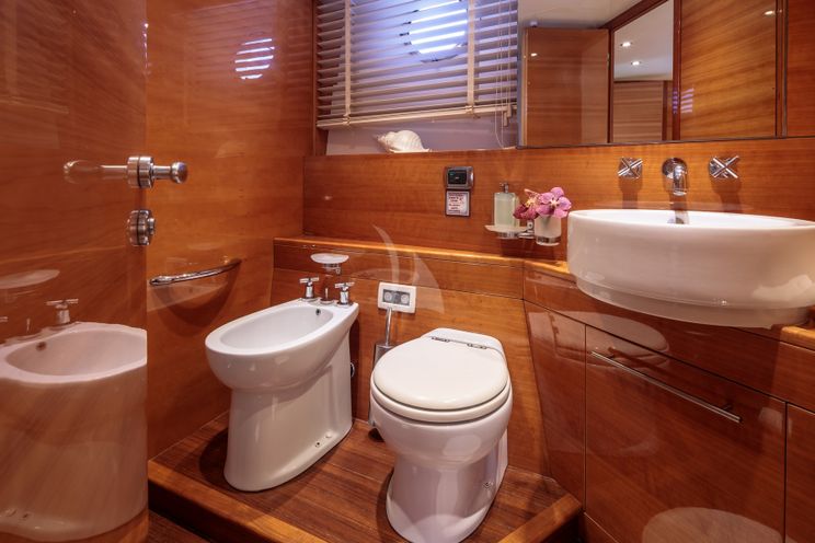 Charter Yacht GEORGE V - Aicon 67 - 4 Cabins - Athens - Mykonos - Rhodes - Santorini