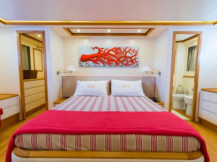 RIVIERA Alalunga 78 - master cabin RIVIERA Alalunga 78 - master cabin