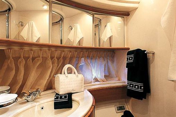 Charter Yacht EMMY - Azimut 70 - 4 Cabins - Panama - Costa Rica