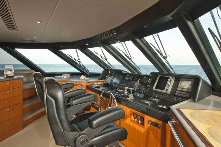 Charter Yacht MURPHYS LAW - 124 Delta Marine - 4 Cabins - Bahamas - Nassau - Paradise Island