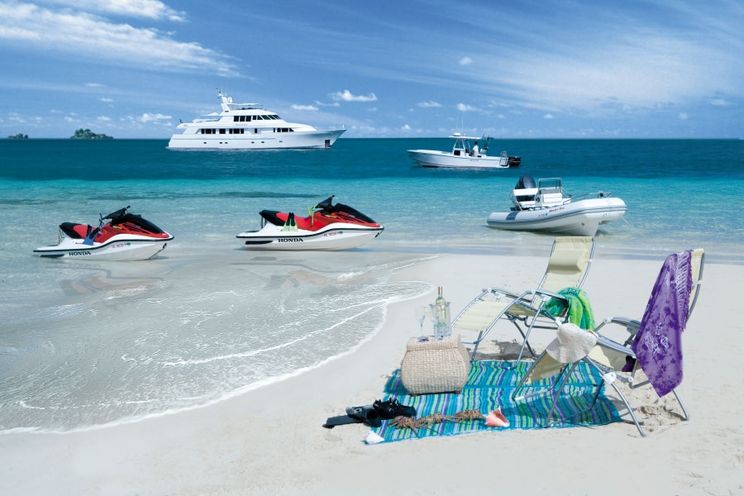 Charter Yacht MURPHYS LAW - 124 Delta Marine - 4 Cabins - Bahamas - Nassau - Paradise Island