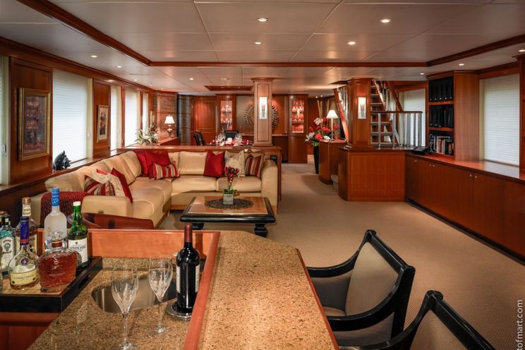 Charter Yacht MURPHYS LAW - 124 Delta Marine - 4 Cabins - Bahamas - Nassau - Paradise Island