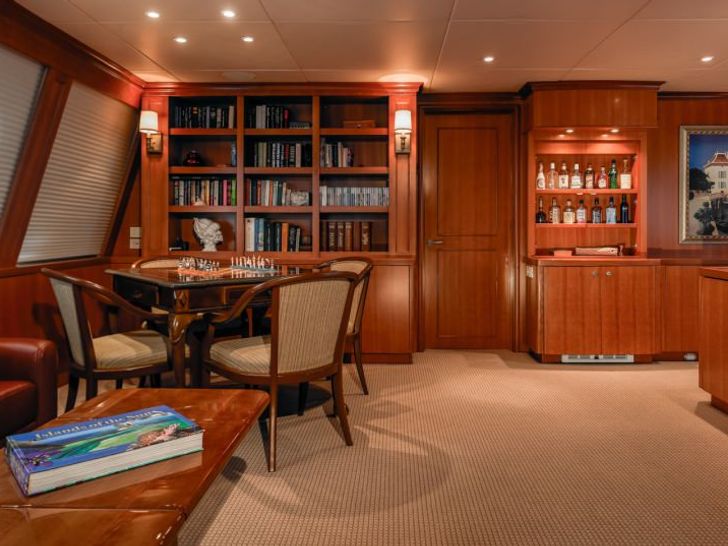 MURPHYS LAW - Delta Marine 124 Skylounge MURPHYS LAW - Delta Marine 124 Skylounge