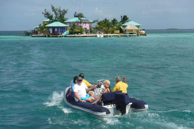 Charter Yacht DREAMING ON - Leopard 47 - 3 Cabins - Placencia - Belize