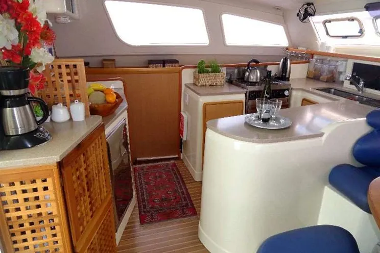 Charter Yacht DREAMING ON - Leopard 47 - 3 Cabins - Placencia - Belize