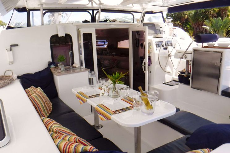 Charter Yacht DREAMING ON - Leopard 47 - 3 Cabins - Placencia - Belize