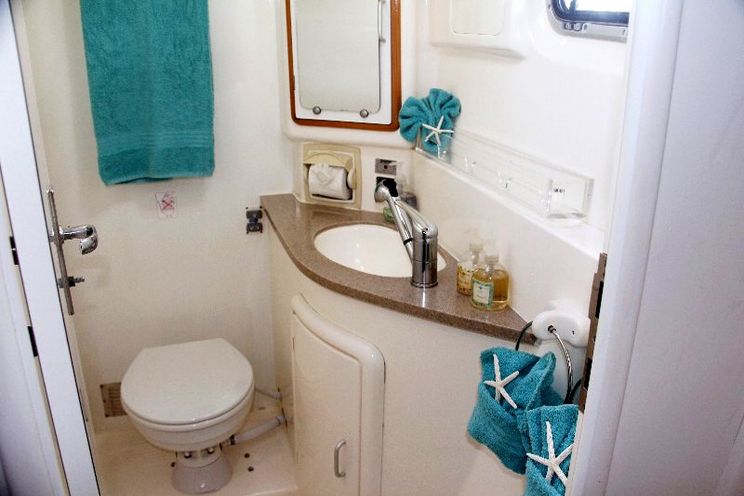 Charter Yacht DREAMING ON - Leopard 47 - 3 Cabins - Placencia - Belize