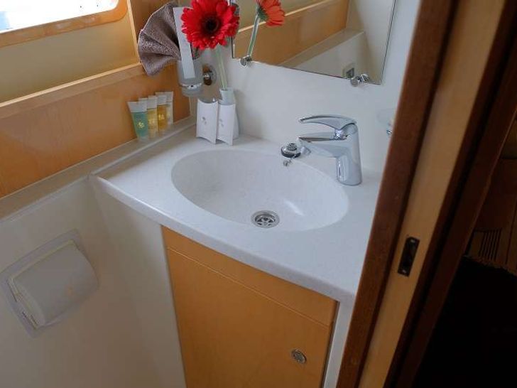 Guest bathroom - shower stall separate